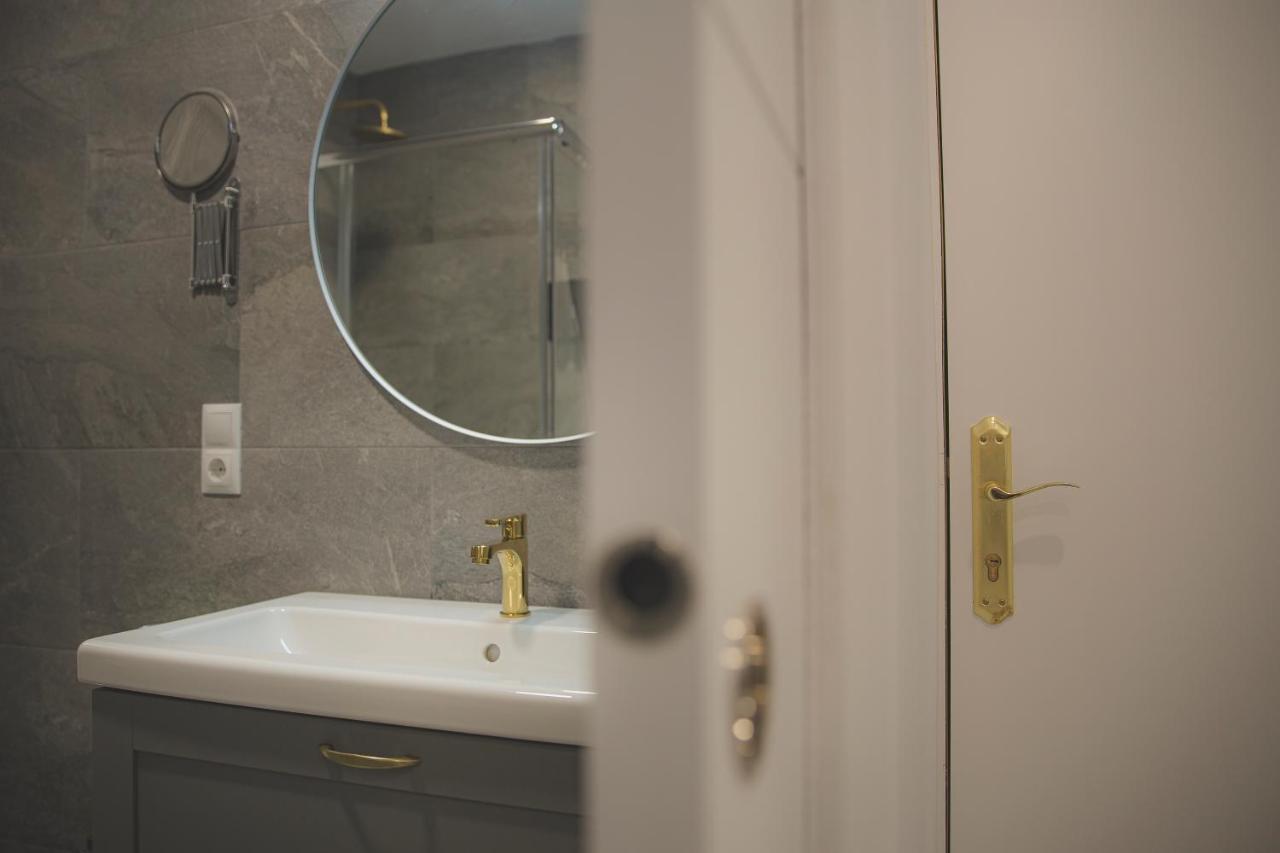 Acogedor Apartamento En Triana เซบีญา ภายนอก รูปภาพ